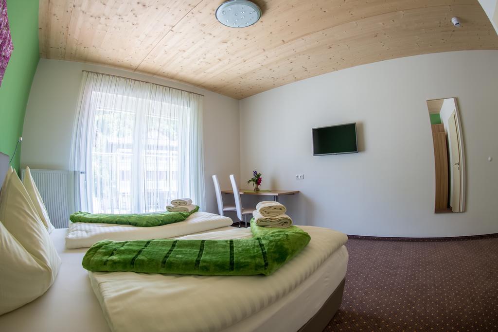 Gaestehaus Krappinger/Pizzeria Mamma Mia Ossiach Kamer foto
