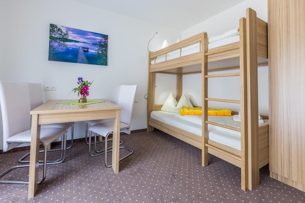 Gaestehaus Krappinger/Pizzeria Mamma Mia Ossiach Kamer foto