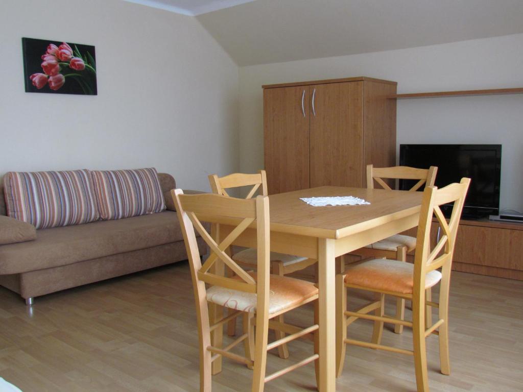 Gaestehaus Krappinger/Pizzeria Mamma Mia Ossiach Kamer foto