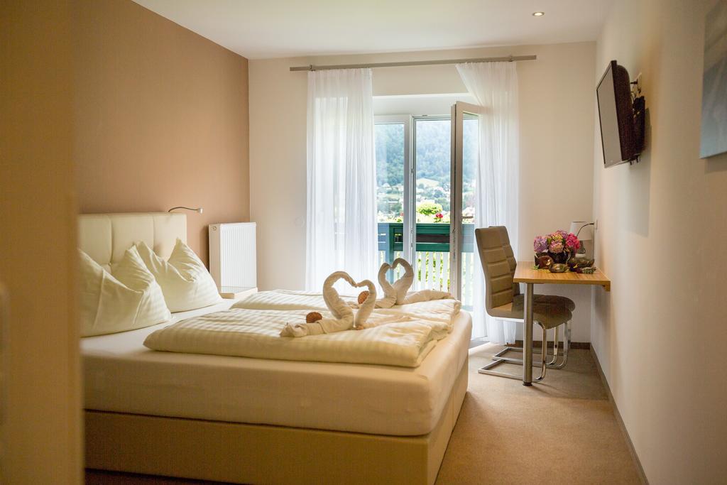 Gaestehaus Krappinger/Pizzeria Mamma Mia Ossiach Buitenkant foto
