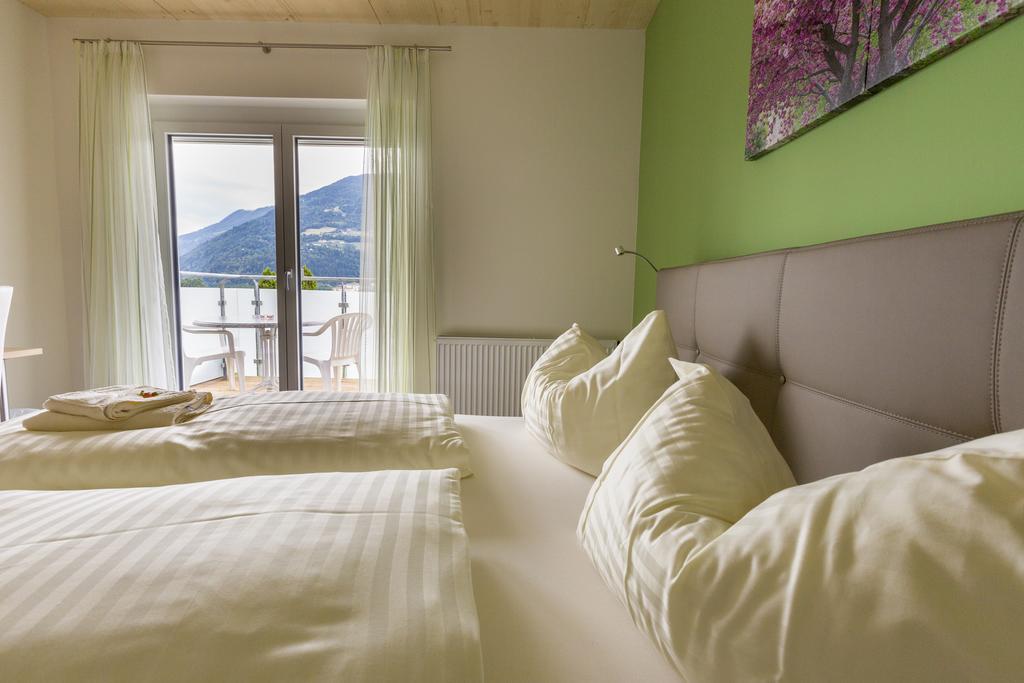 Gaestehaus Krappinger/Pizzeria Mamma Mia Ossiach Kamer foto